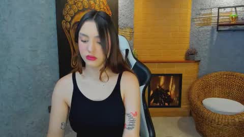 Snapshot of dakotarussell_ chatting on 10.29.25 Dakota  online show from 10.29.25