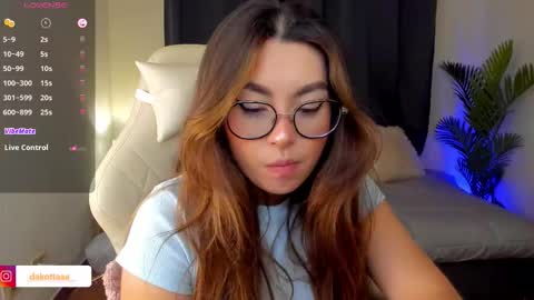 dakottaa__ online show from 09.12.25