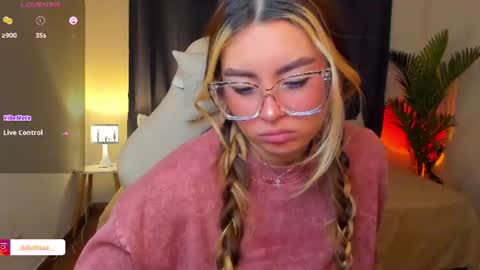 Snapshot of dakottaa__ chatting on 07.23.26 dakottaa__ online show from 07.23.26