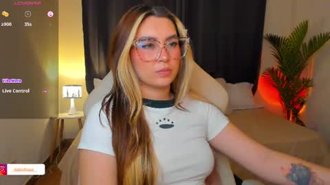 Snapshot of dakottaa__ chatting on 07.24.26 dakottaa__ online show from 07.24.26