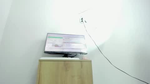 Snapshot of dalia_2 chatting on 11.15.25 Ren online show from 11.15.25