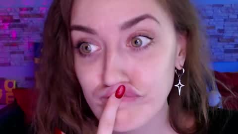 Snapshot of dalia_peach chatting on 04.28.26 Dalia online show from 04.28.26