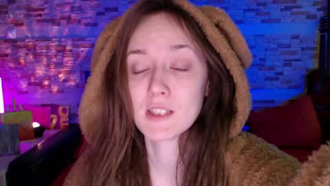 Snapshot of dalia_peach chatting on 05.03.26 Dalia online show from 05.03.26