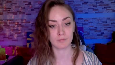 Snapshot of dalia_peach chatting on 05.15.26 Dalia online show from 05.15.26
