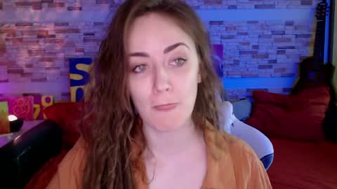 Snapshot of dalia_peach chatting on 05.20.26 Dalia online show from 05.20.26