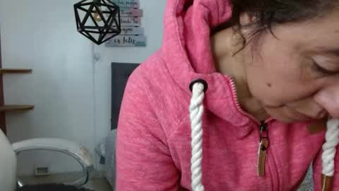 Snapshot of dalila_22 chatting on 10.12.25 Dalila online show from 10.12.25