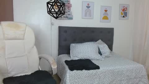 Snapshot of dalila_22 chatting on 10.15.25 Dalila online show from 10.15.25