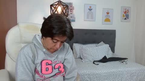 Snapshot of dalila_22 chatting on 10.21.25 Dalila online show from 10.21.25