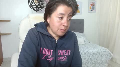 Snapshot of dalila_22 chatting on 10.27.25 Dalila online show from 10.27.25