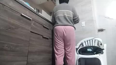 Snapshot of dalila_22 chatting on 10.28.25 Dalila online show from 10.28.25