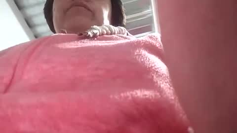 Snapshot of dalila_22 chatting on 10.31.25 Dalila online show from 10.31.25