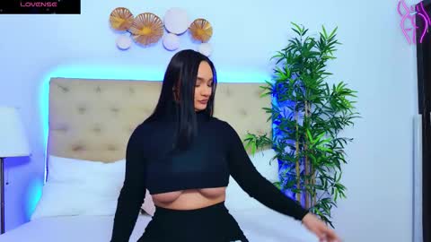 daliyaa_ online show from 10.16.25