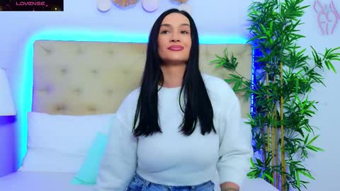 daliyaa_ online show from 11.24.25