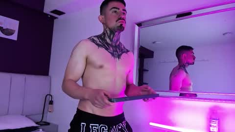 Snapshot of dallas_whitee chatting on 02.19.26 Dallas whitee online show from 02.19.26