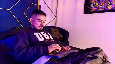 Dallas whitee online show from 03.21.26