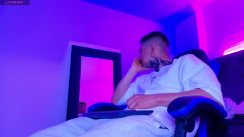 Dallas whitee online show from 03.29.26