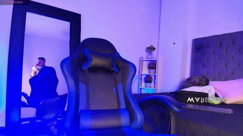 Dallas whitee online show from 04.04.26