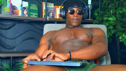 Snapshot of dalton_asher chatting on 11.21.25 dalton_asher online show from 11.21.25