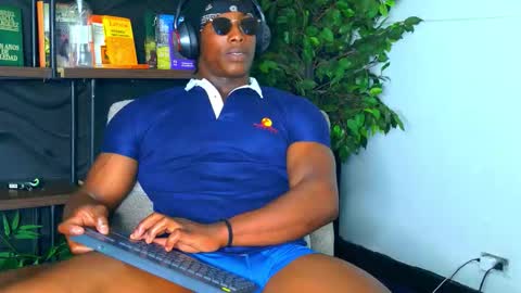 Snapshot of dalton_asher chatting on 11.22.25 dalton_asher online show from 11.22.25