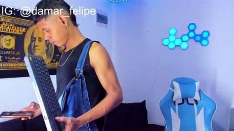 Snapshot of damar_felipe chatting on 12.18.24 damar_felipe online show from 12.18.24