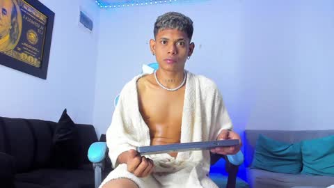 Snapshot of damar_felipe chatting on 01.05.25 damar_felipe online show from 01.05.25