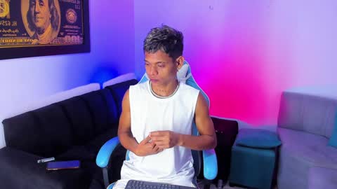 Snapshot of damar_felipe chatting on 01.10.25 damar_felipe online show from 01.10.25