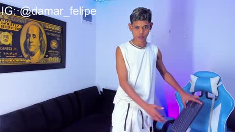Snapshot of damar_felipe chatting on 01.12.25 damar_felipe online show from 01.12.25