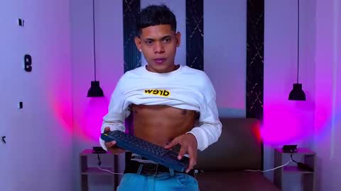 Snapshot of damar_felipe chatting on 10.03.25 damar_felipe online show from 10.03.25