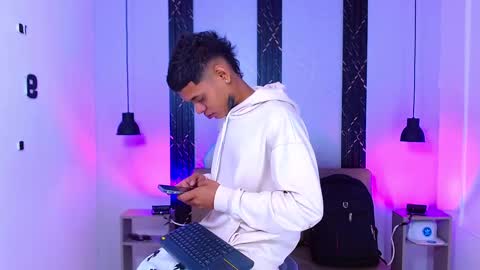 Snapshot of damar_felipe chatting on 10.11.25 damar_felipe online show from 10.11.25