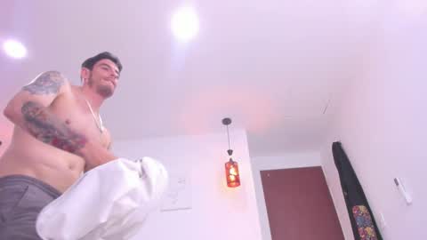 Snapshot of damian_bull chatting on 10.13.25 D A M I A N online show from 10.13.25