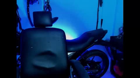 Snapshot of damian_torner chatting on 09.30.25 Damian torner online show from 09.30.25