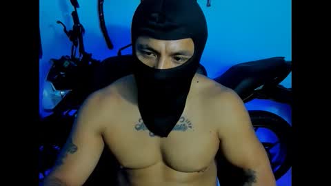 Snapshot of damian_torner chatting on 10.02.25 Damian torner online show from 10.02.25