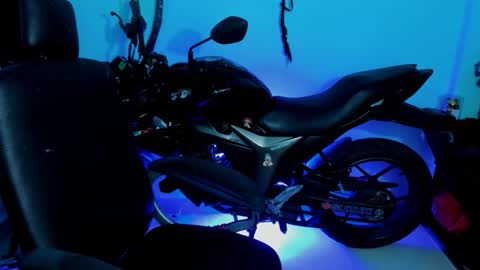 Snapshot of damian_torner chatting on 10.05.25 Damian torner online show from 10.05.25