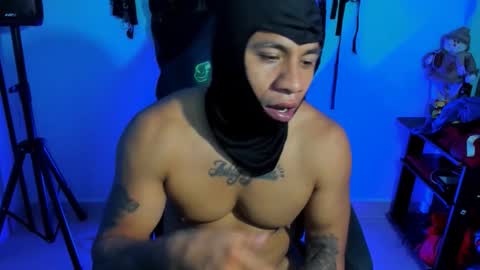 Snapshot of damian_torner chatting on 10.18.25 Damian torner online show from 10.18.25