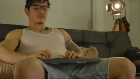 insta damn8   --------  online show from 10.17.25