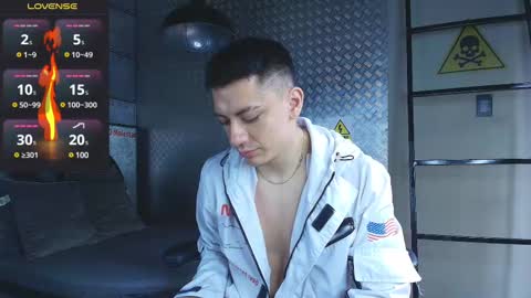 Snapshot of damianphill chatting on 12.28.24 Damian Phill online show from 12.28.24