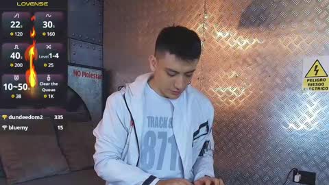 Snapshot of damianphill chatting on 12.28.24 Damian Phill online show from 12.28.24