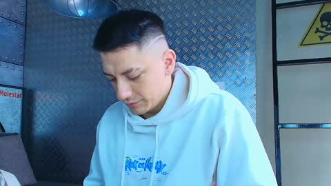 Snapshot of damianphill chatting on 01.02.25 Damian Phill online show from 01.02.25