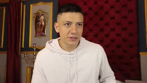 Snapshot of damianphill chatting on 03.08.25 Damian Phill online show from 03.08.25