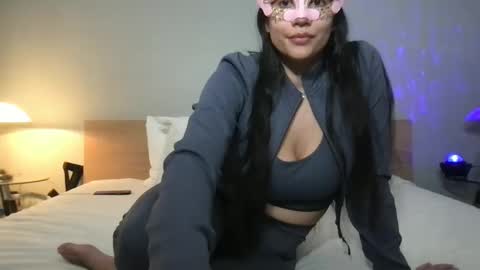 Snapshot of damiralux chatting on 02.16.25 Damira Lux online show from 02.16.25