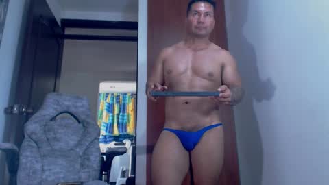 Snapshot of dammuscle chatting on 11.12.25 dammuscle online show from 11.12.25