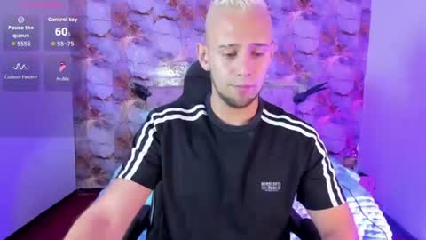 Snapshot of damon_baker0 chatting on 06.26.26 Damon bakert online show from 06.26.26