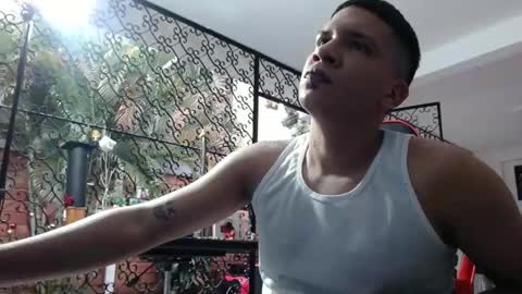 Snapshot of damyan_2003 chatting on 12.30.24 damyan_2003 online show from 12.30.24