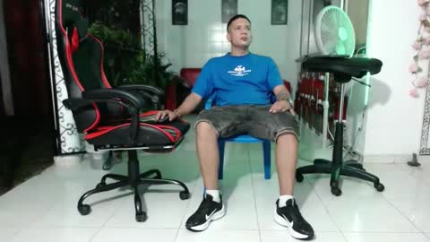 Snapshot of damyan_2003 chatting on 01.06.25 damyan_2003 online show from 01.06.25