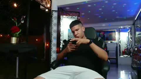 Snapshot of damyan_2003 chatting on 09.24.25 damyan_2003 online show from 09.24.25