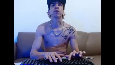 Snapshot of dan_jonson15 chatting on 10.16.25 dan_jonson15 online show from 10.16.25