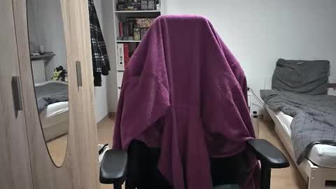 Snapshot of dan_the_man405 chatting on 11.23.25 King Dan online show from 11.23.25