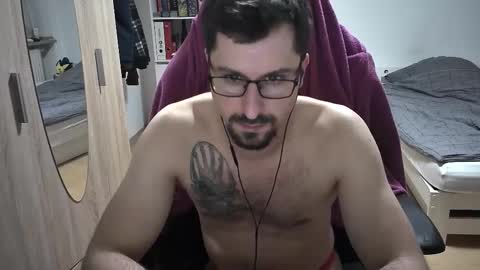 Snapshot of dan_the_man405 chatting on 11.25.25 King Dan online show from 11.25.25