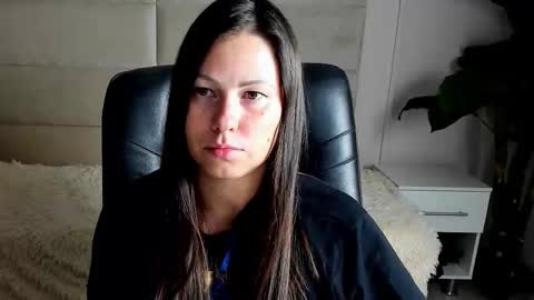 Snapshot of dana_dom chatting on 10.20.25 Dana Dom online show from 10.20.25