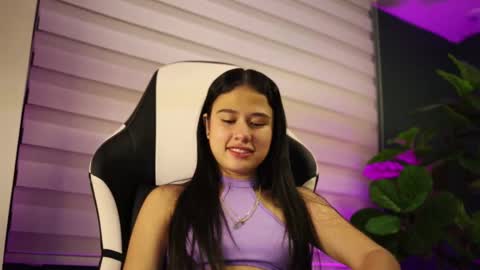 Snapshot of danaa_rouse chatting on 10.31.25 danaa_rouse online show from 10.31.25